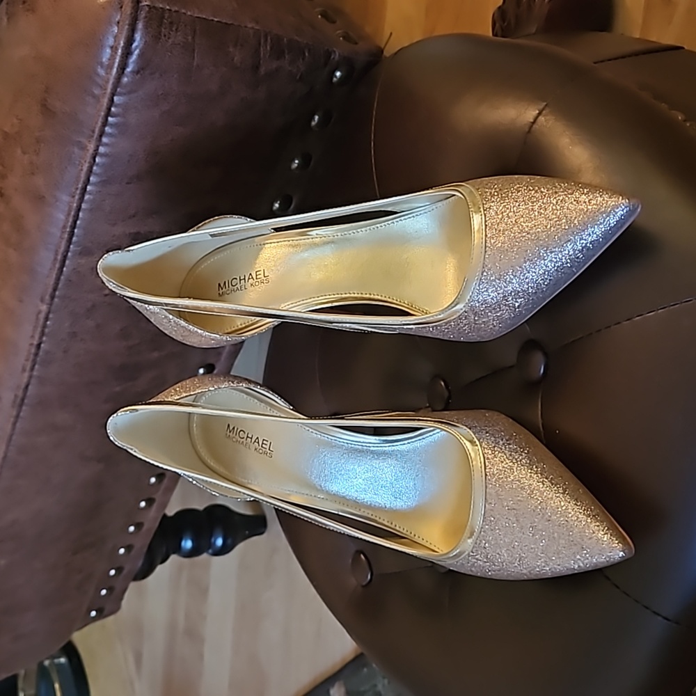 Michael Kors Nora Pumps